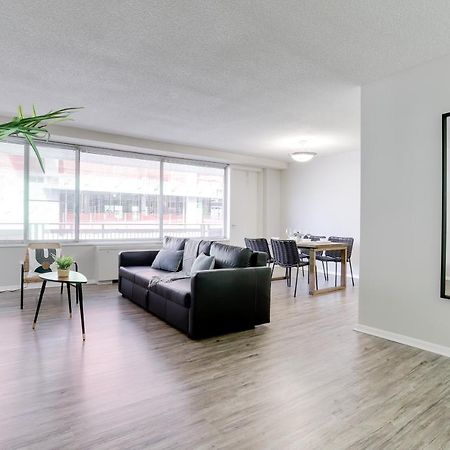 Modern Apartment At Crystal City Arlington Extérieur photo