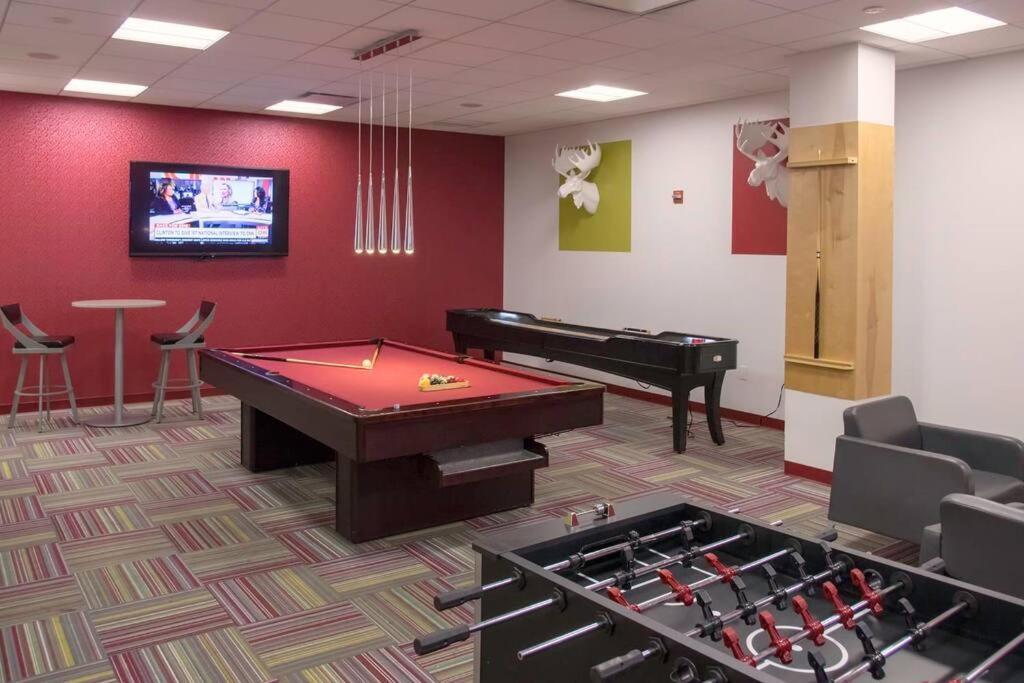 Modern Apartment At Crystal City Arlington Extérieur photo