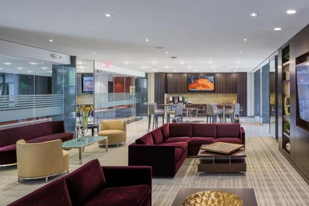 Modern Apartment At Crystal City Arlington Extérieur photo