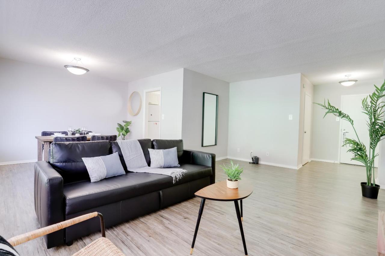 Modern Apartment At Crystal City Arlington Extérieur photo