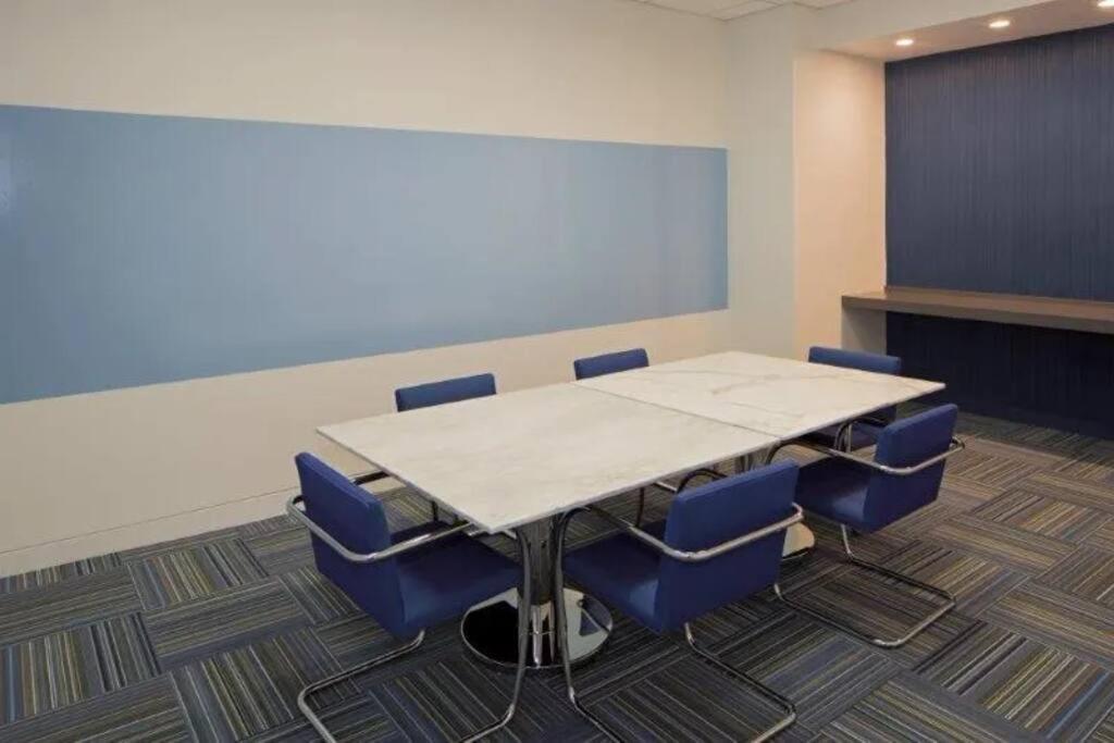 Modern Apartment At Crystal City Arlington Extérieur photo