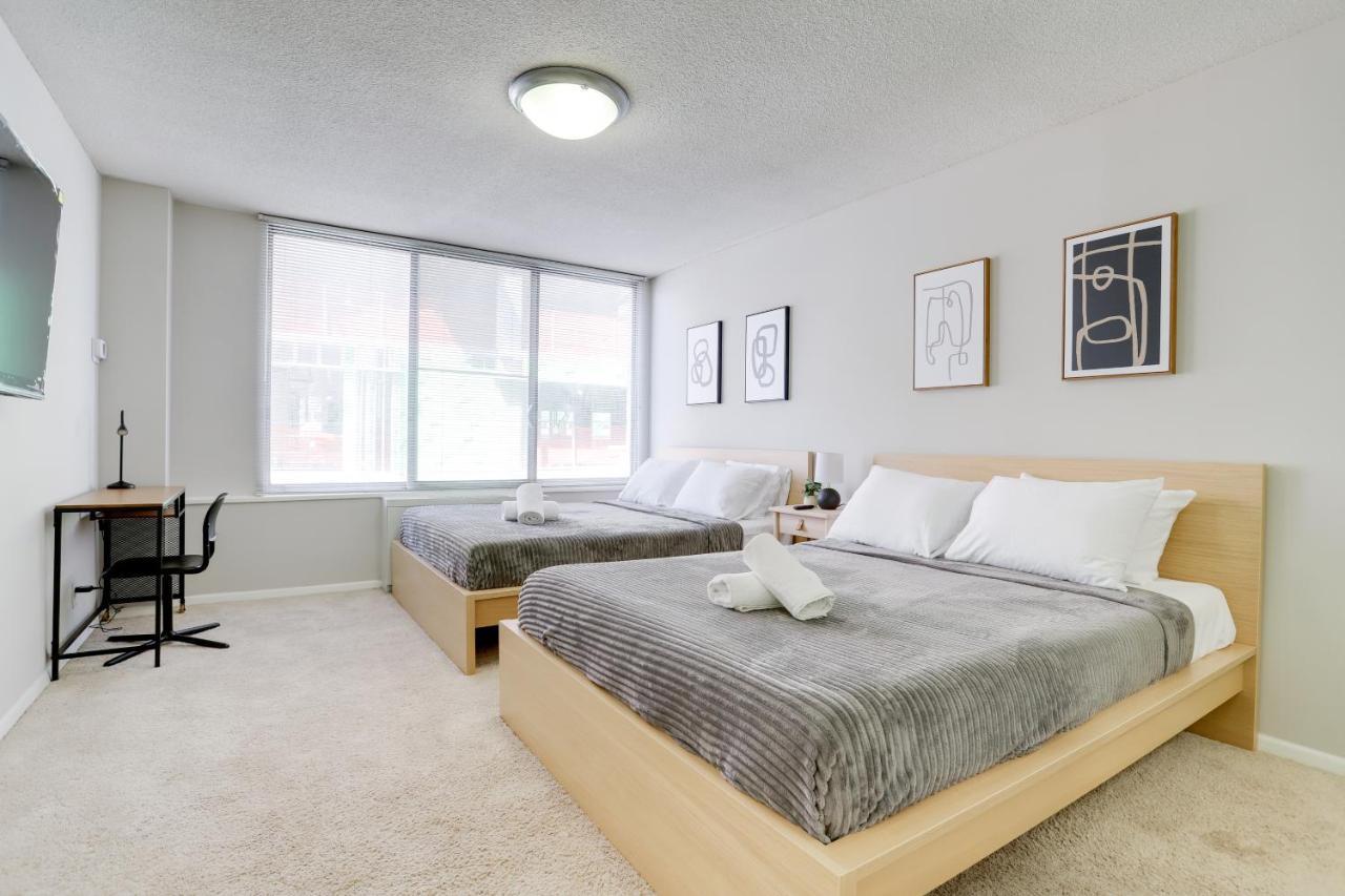 Modern Apartment At Crystal City Arlington Extérieur photo