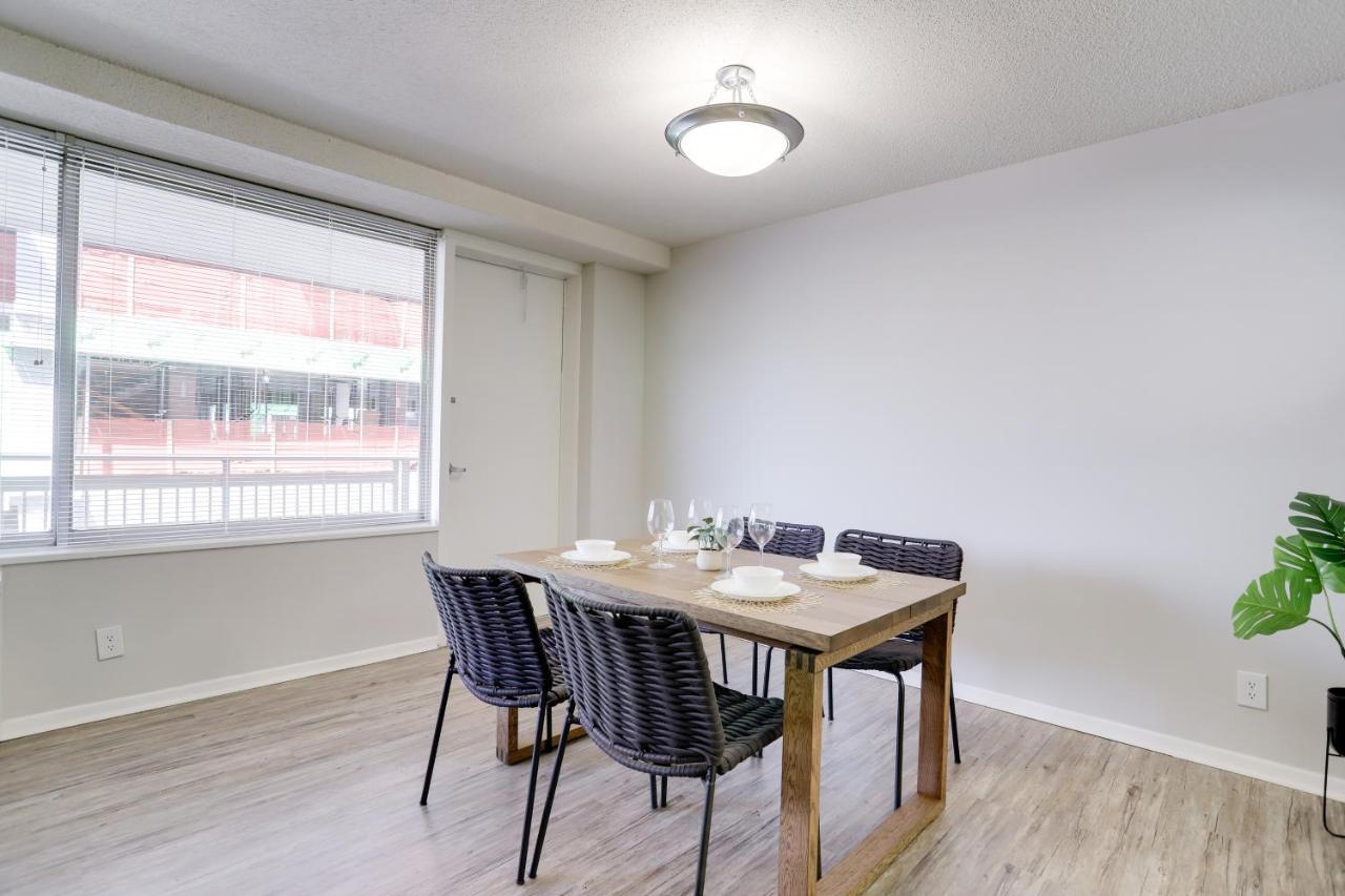 Modern Apartment At Crystal City Arlington Extérieur photo